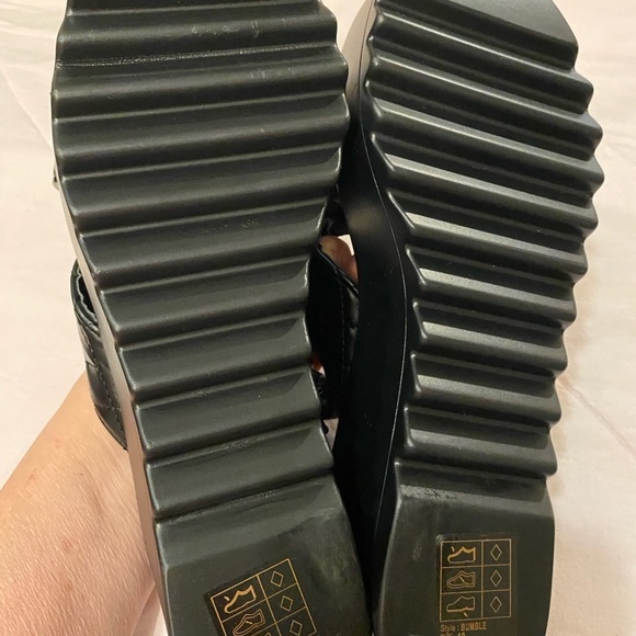 YOKI Brielle Black Quilt Platform Sandals size 10 style Bumble (EF) - Picture 4 of 11